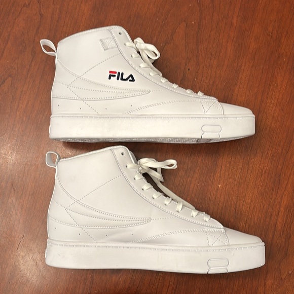 Women’s FILA white leather high top sneaker size 9 - Picture 6 of 12